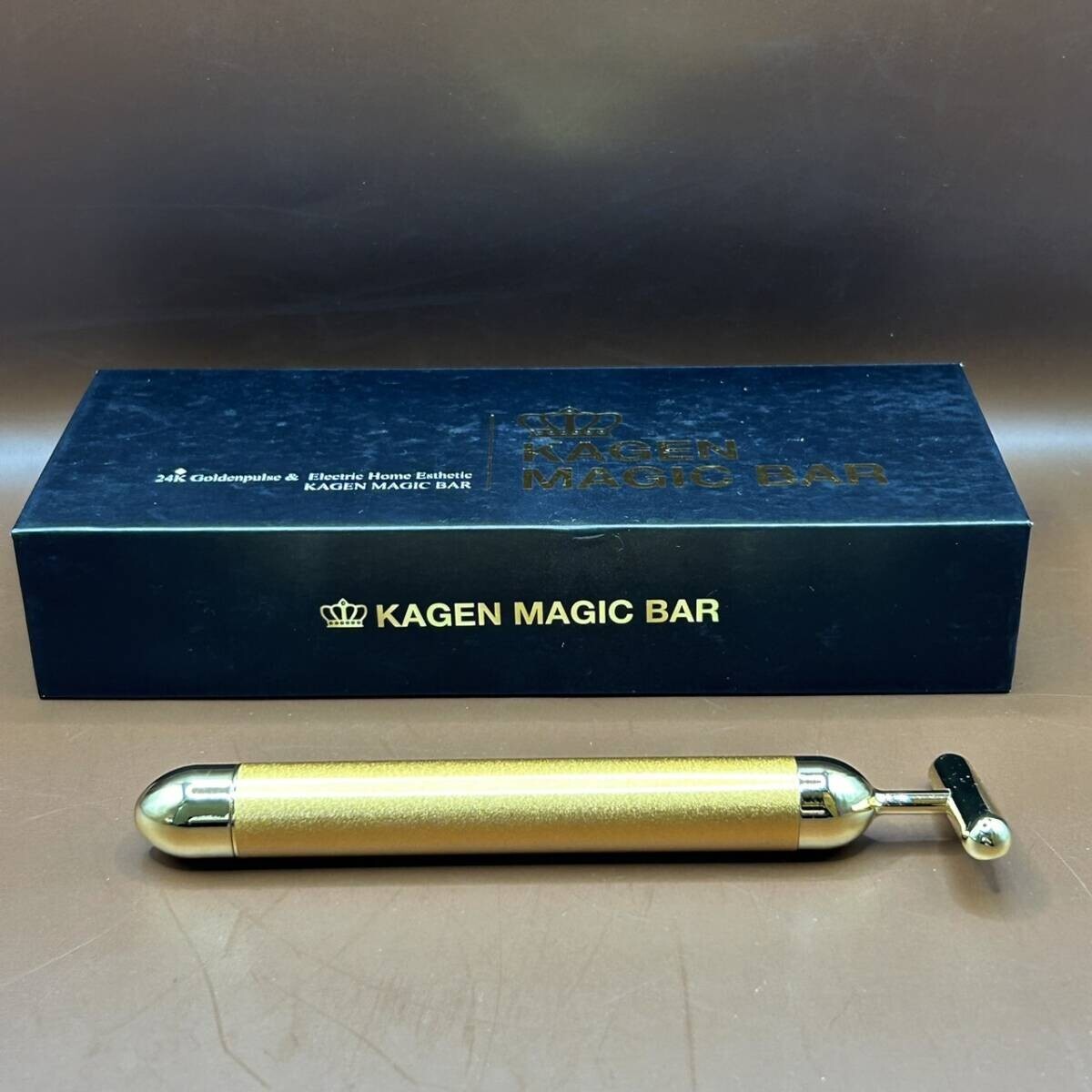 A)マイクロカレント 美顔器★24K 純金特殊表面仕上げ★箱付き ゴールド 自宅エステ★家庭用美顔器 美肌 美顔ローラー KAGEN ビブラ E2503