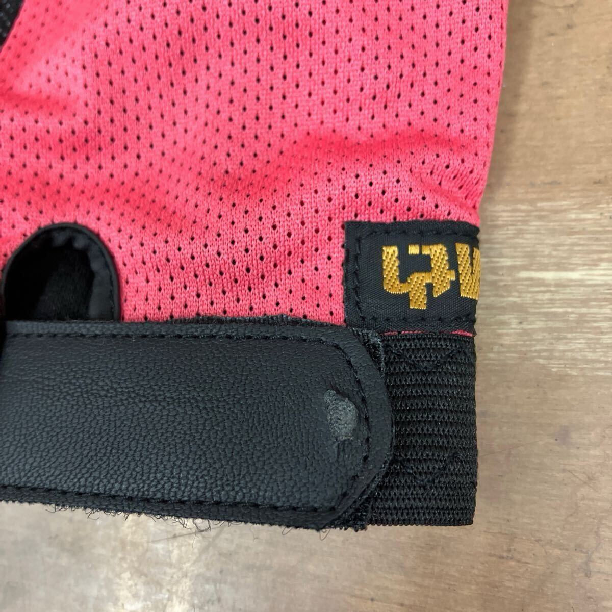 訳あり品 トレッキンググローブ ピンクS 薄地 メッシュ ストレッチ 登山 手袋_画像2