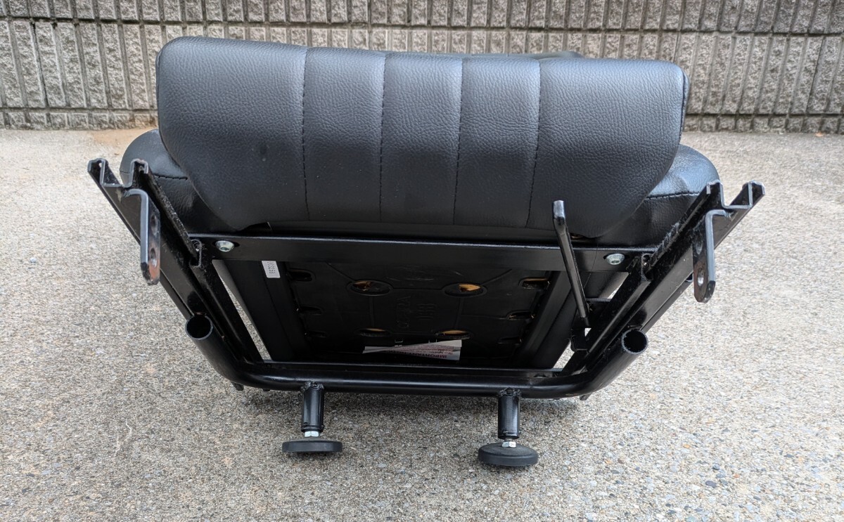 ローバーミニ用シートレール付きコブラシートです。