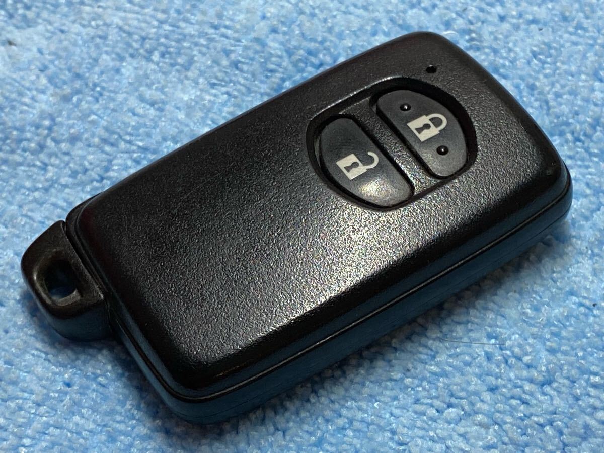 トヨタ純正スマートキー　アクアープリウス30 2ボタン プリウス30系 2ボタン向け スマートキーケース シリコンカバー