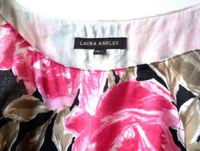 LAURA ASHLEYローラアシュレイ?ロングワンピース　サイズ７　黒地