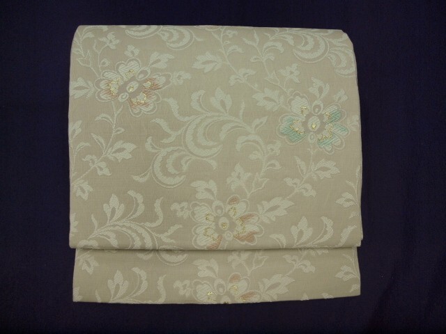 御仕立て上がり 0882 正絹西陣『弥栄織物』謹製名古屋帯 アイボリー系 花唐草 _画像4