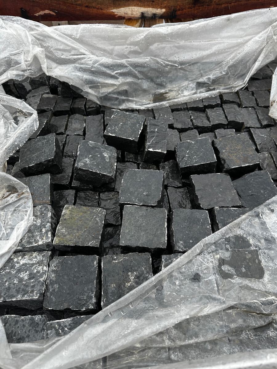 ブラックライムストーン半ピン100個(gè)セット お引き取り限定