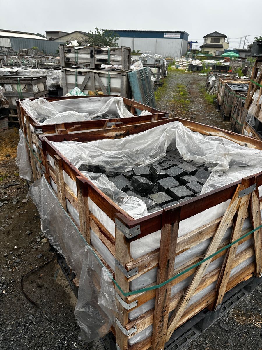 ブラックライムストーン半ピン100個(gè)セット お引き取り限定