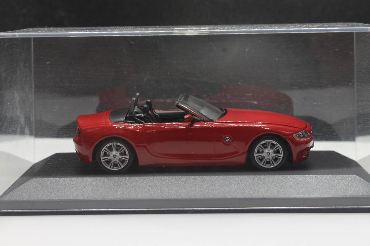 ミニチャンプス　1/43　BMW　Z4