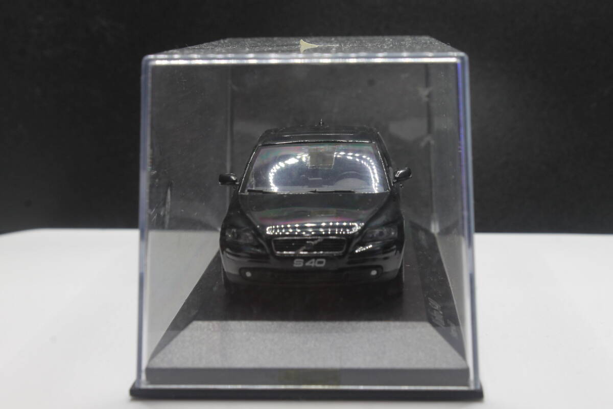 ミニチャンプス　1/43　ボルボ　S40