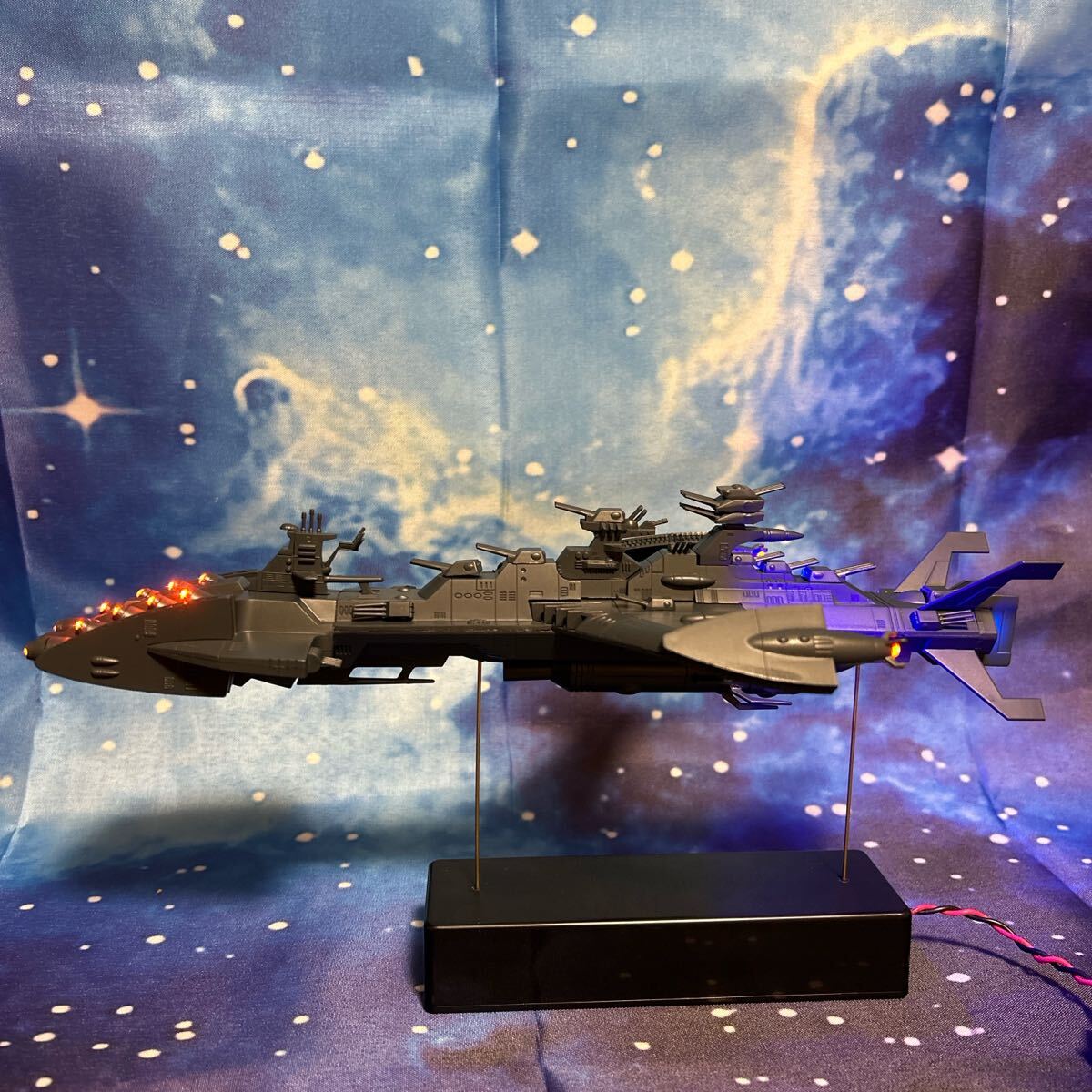 r*4様 宇宙戦艦ヤマト 白色彗星帝国超巨大戦艦(全長26cm)電飾済み塗装済み r*4様 宇宙戦艦ヤマト 白色彗星帝国超巨大戦艦(全長26cm)電