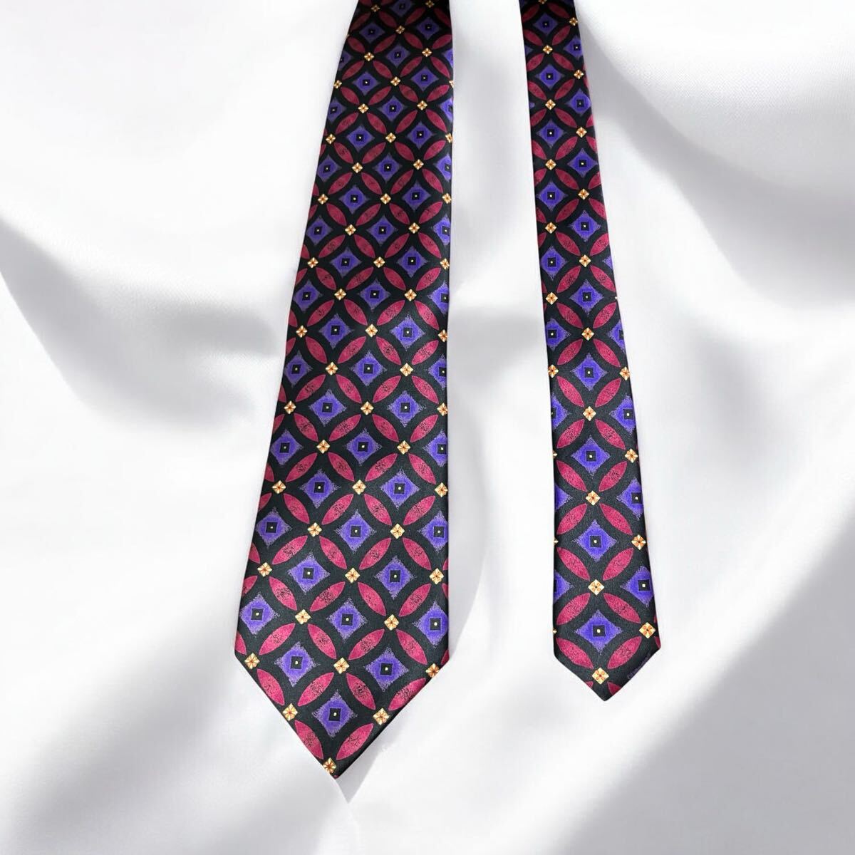 【美品】Brioni ブリオーニ ネクタイ カシミア ハイブランド パープル系 紳士の頂点 Brioni ブリオーニ ネクタイ パープル 紫 光沢 高級