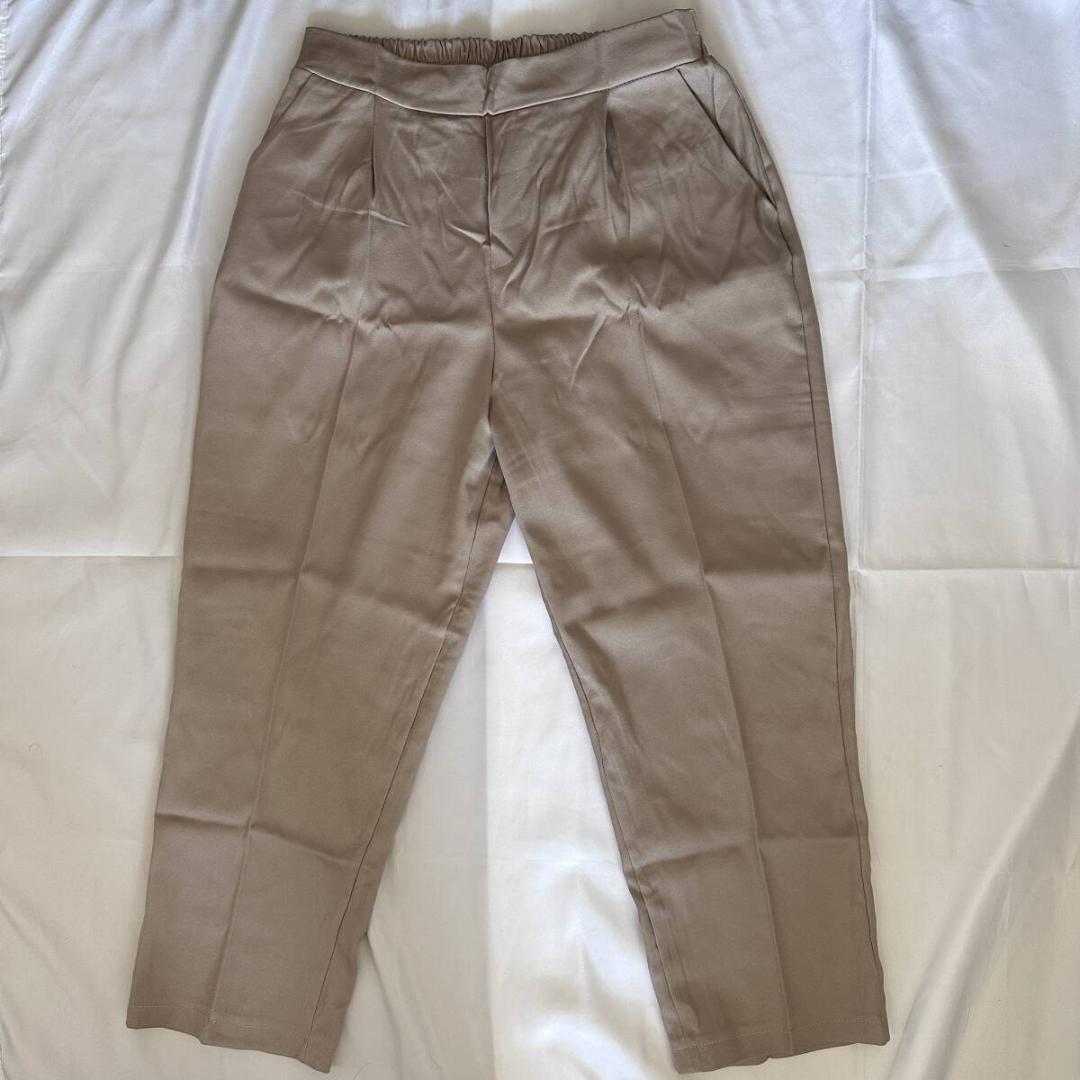 ベージュＬパンツスーツ　ママコーデ　セットアップ　入學(xué)式 卒業(yè)式 L C2627