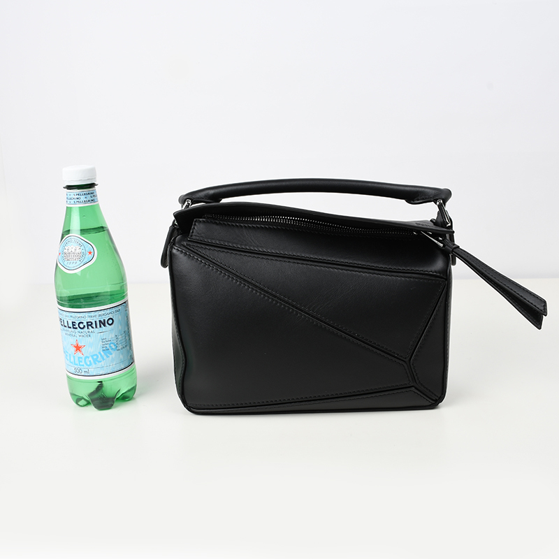 LOEWE ロエベ パズルスモール ブラック ショルダーバッグ PUZZLE BAG A510S21XAC 1100 イタリア正規(guī)品 新品