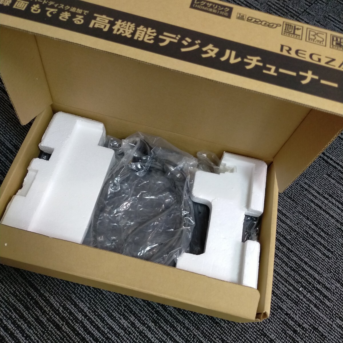 [TOSHIBA/ Toshiba / цифровой тюнер /D-TR1/ хранение товар / не использовался /2010 год производства /.R]