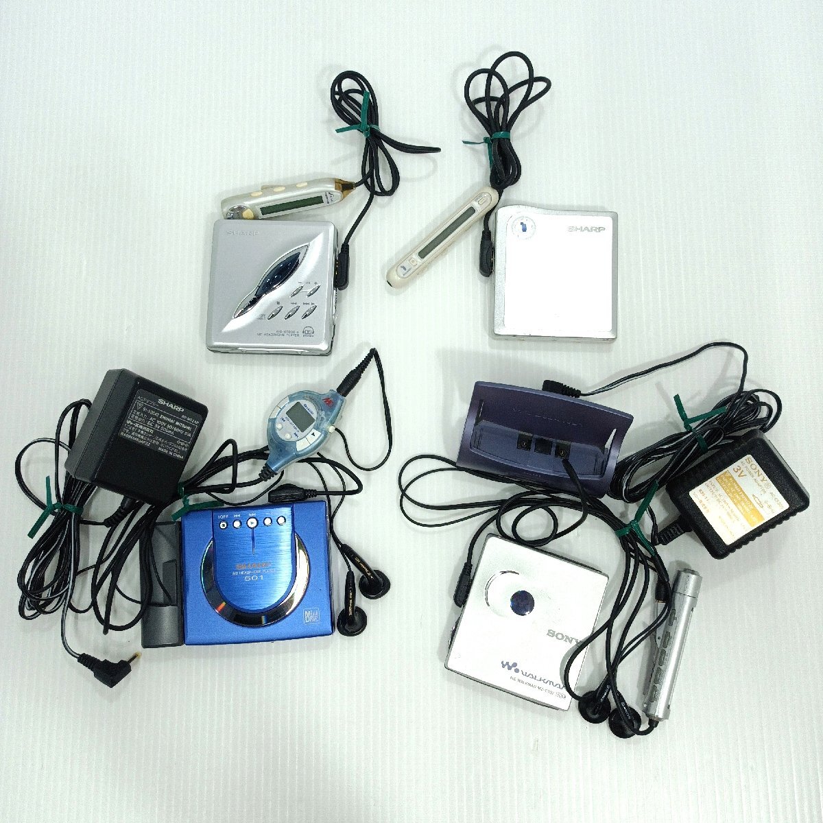ジャンク ポータブルMDプレーヤー MD WALKMAN SONY×１ MZ-E707 SHARP×３ MD-ST501-A MD-ST800-H 他 シャープ 通電不可 現(xiàn)狀品【道楽札幌