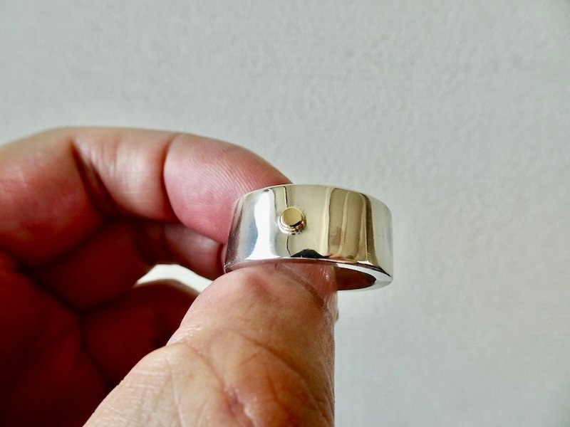 仁尾彫金『k18一粒萬倍、幅1cm、平打リング』ハンドメイド303b