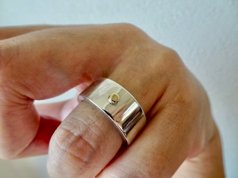 仁尾彫金『k18一粒萬倍、幅1cm、平打リング』ハンドメイド303b