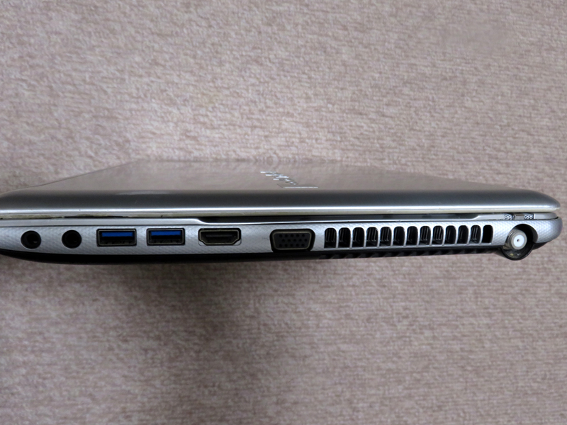即決特典有★dynabook Qosmio★T752/T8FW PT752T8FBFW Win7/Corei7/8GB/160GB/3波 地デジ×BS×CS/Ｗチューナー