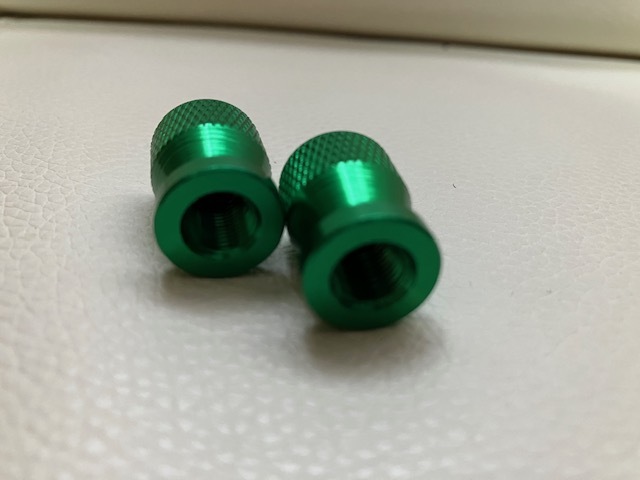 ★ 新品 Kawasakiのロゴ入りエアーバルブキャップ 緑色 ２個(gè)セット ZX-10R ZX-6R ZX-4R ZX-25R 250 400 NINJA 650等★
