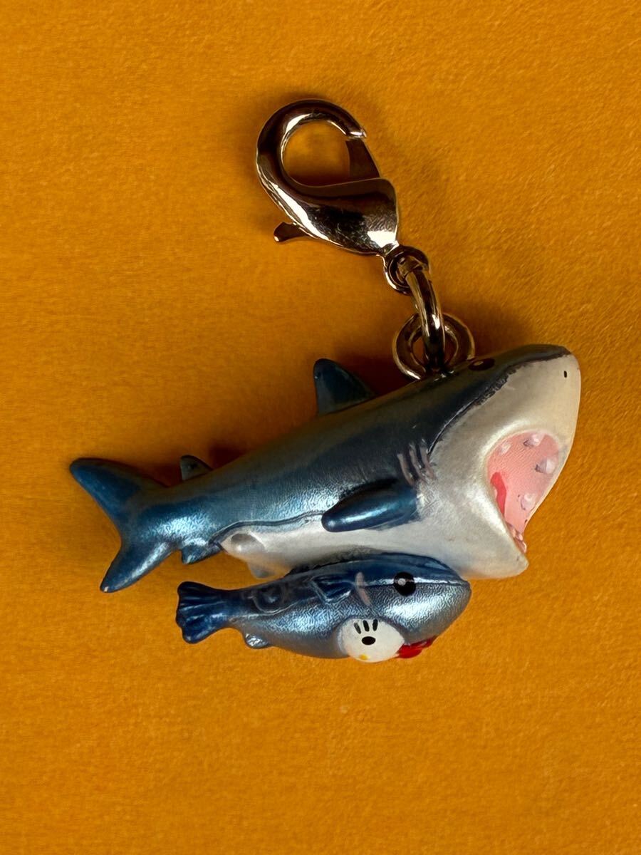 ★レア★未使用品★水族館限定 AQUARIUM アクアリウム ファスナーマスコット根付け★コバンザメ サメ★ご當(dāng)?shù)廿匹?ハローキティ 