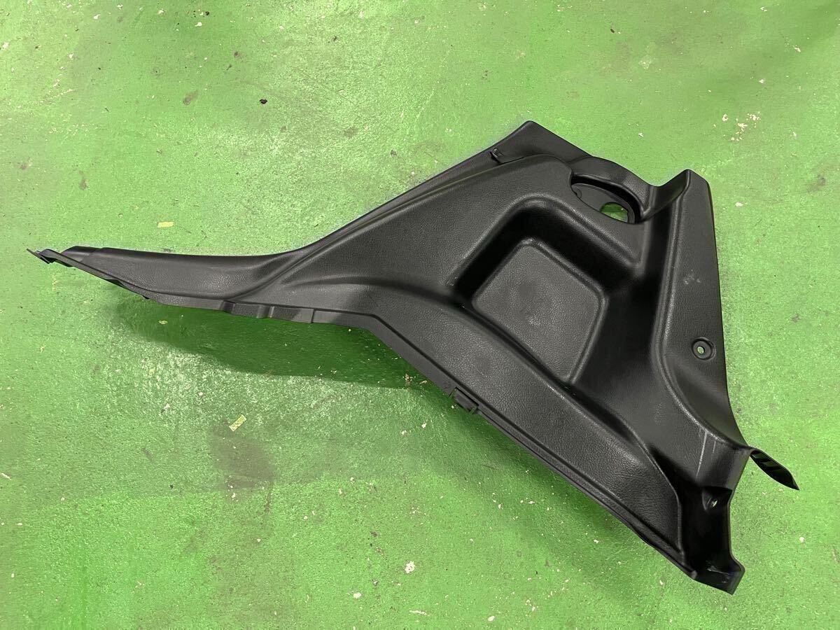 L235S エッセ クォーター トリム 内装 運転席側_画像1