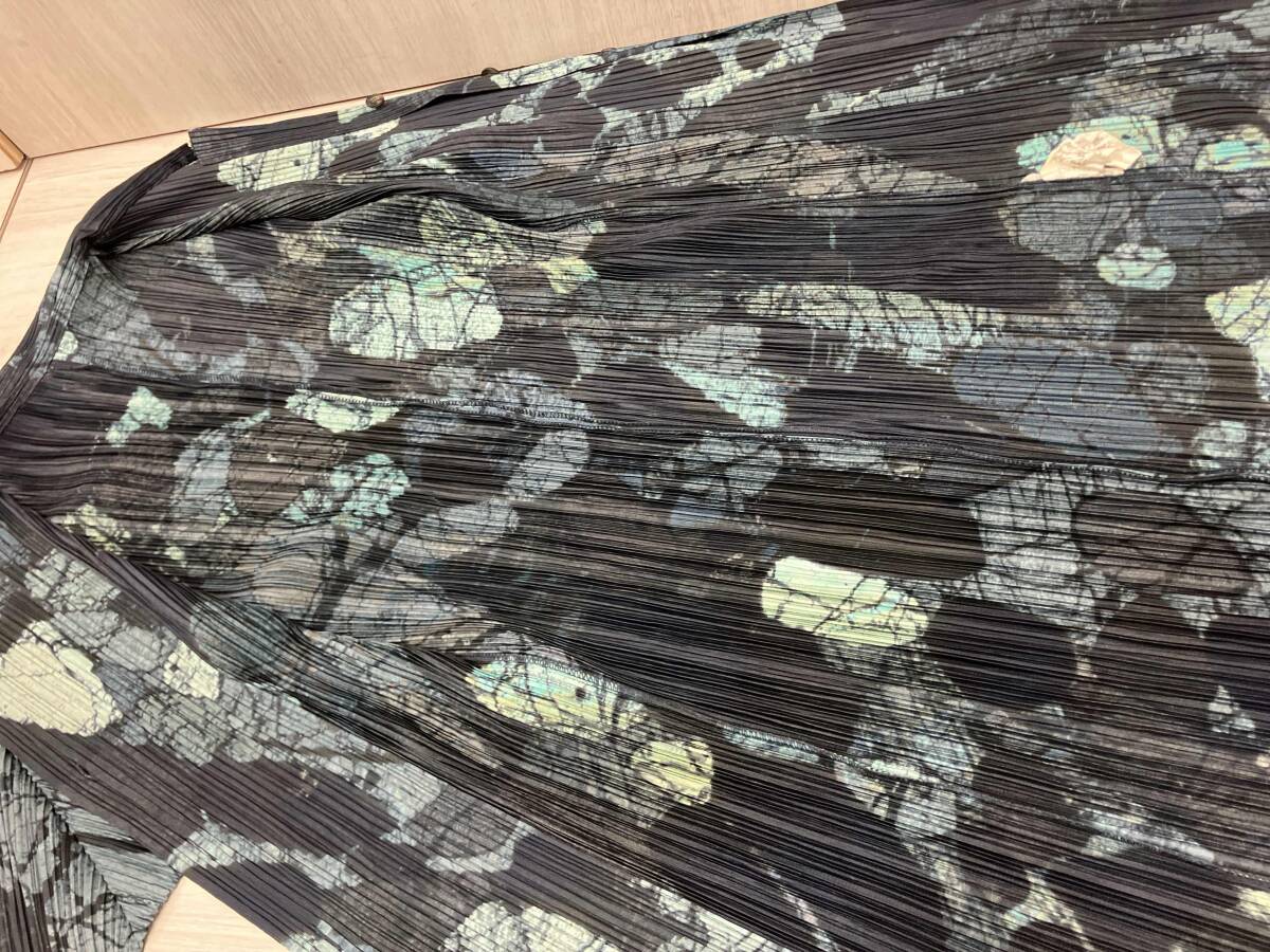 PLEATS PLEASE 総柄 PP74-JK525 長袖シャツ・ブラウス 表記サイズ3 ネイビー系_画像4