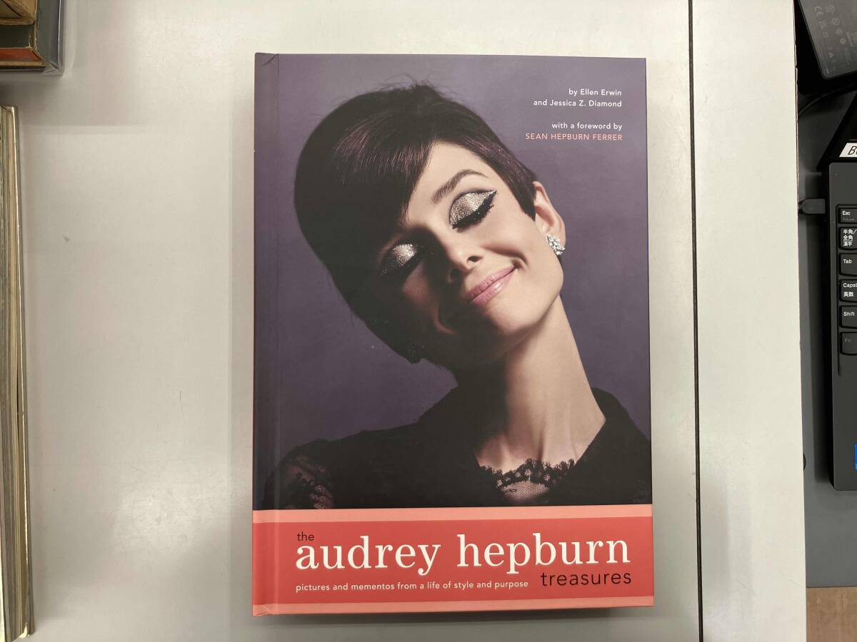 ザ・オードリー・ヘップバーン／トレジャーズ Amazon.co.jp: the audrey hepburn treasures (講談社