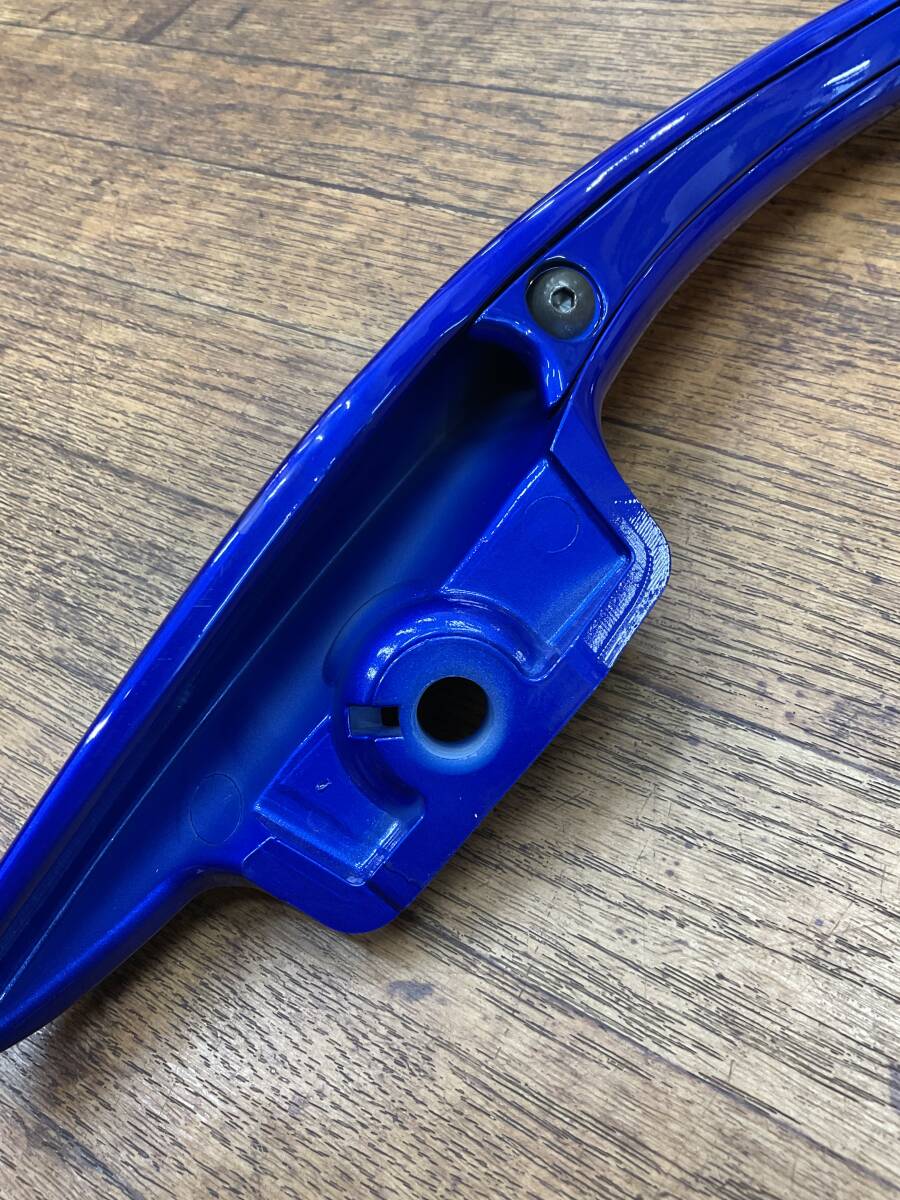 スカイウェイブ250　ピリオン　グラブバー　タンデムバー　左　中古　青　　　　　　　　　　　　　　　　　　 　　　　　S:G0 2410