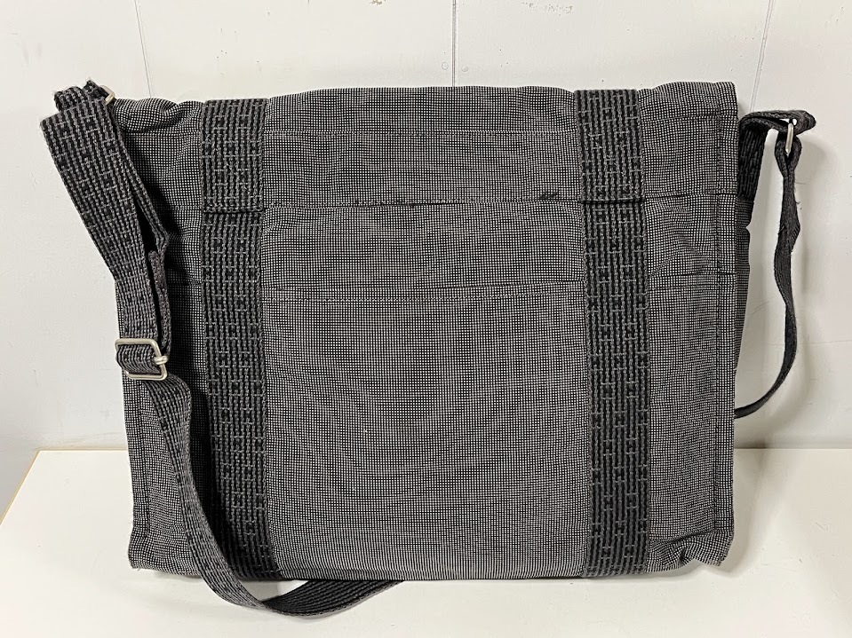 ★HERMES★　エルメス　エールライン　バサスMM　ショルダーバッグ　メッセンジャーバッグ　グレー　中古