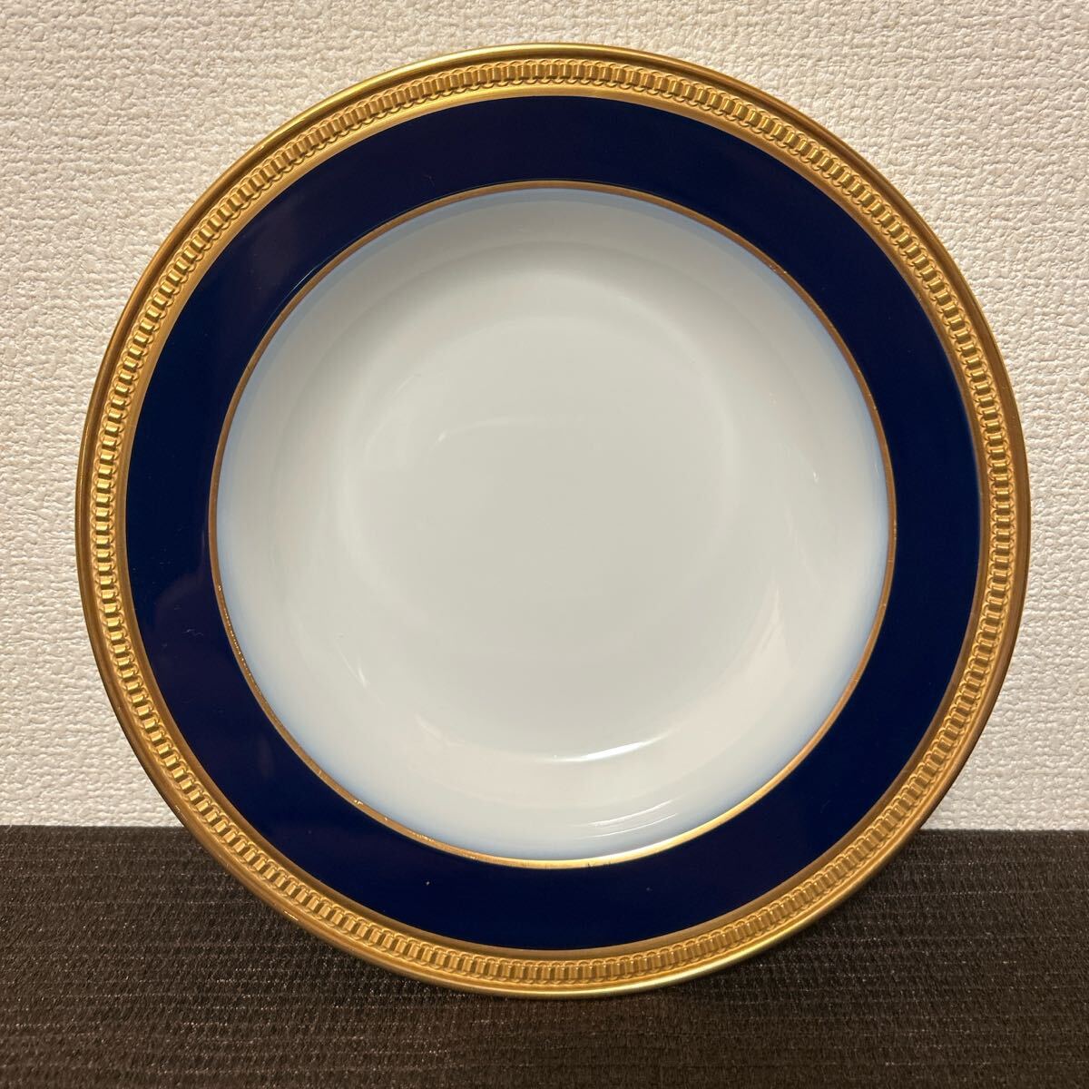 大倉陶園 ロイヤルブルー 瑠璃クラウンエンボス スーププレート
