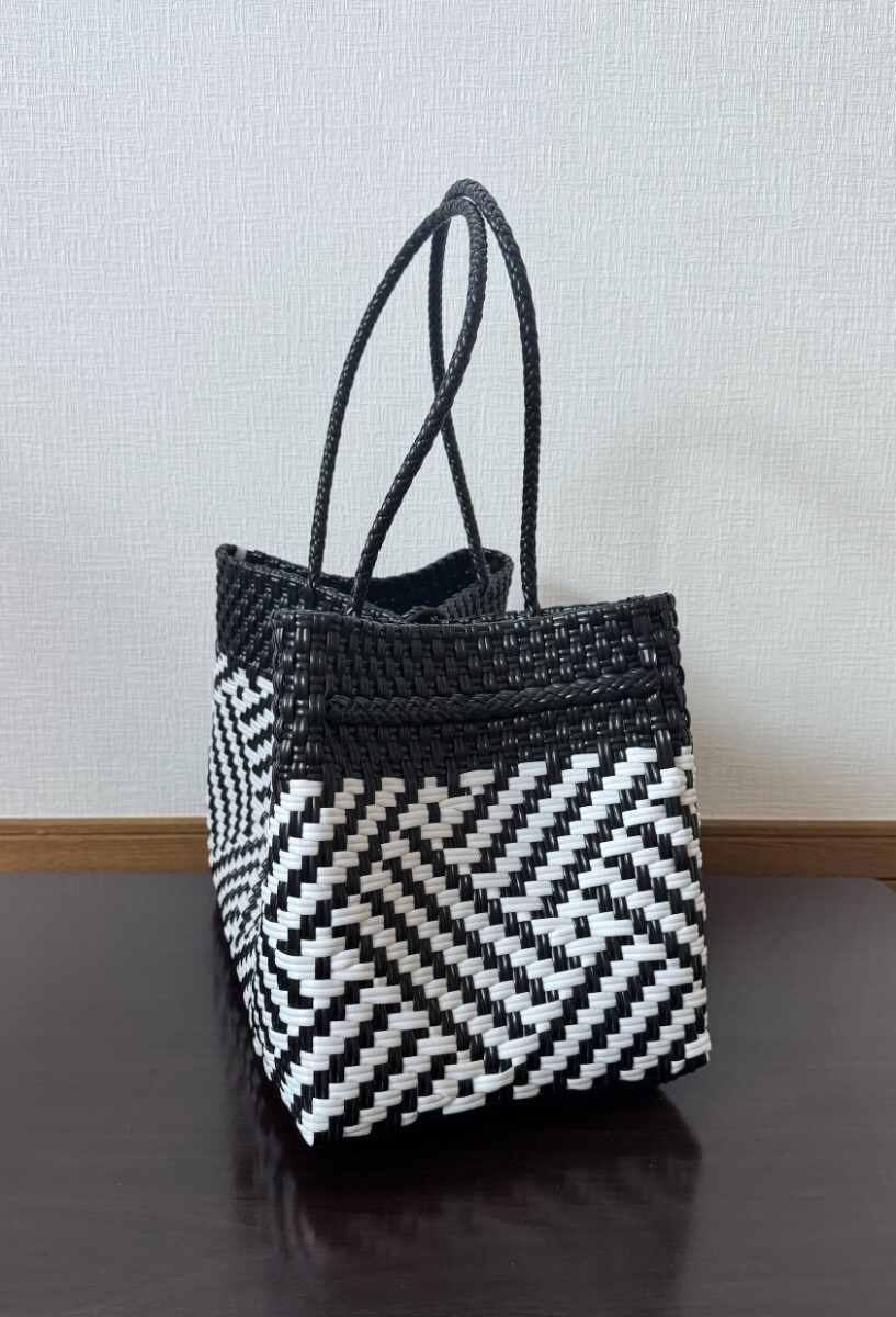 プラカゴ　メルカド　大容量　トートバッグ　ハンドメイド　パサールバッグ かごバッグ　XLサイズ　模様編み　細(xì)あみ　ブラック×ホワイト