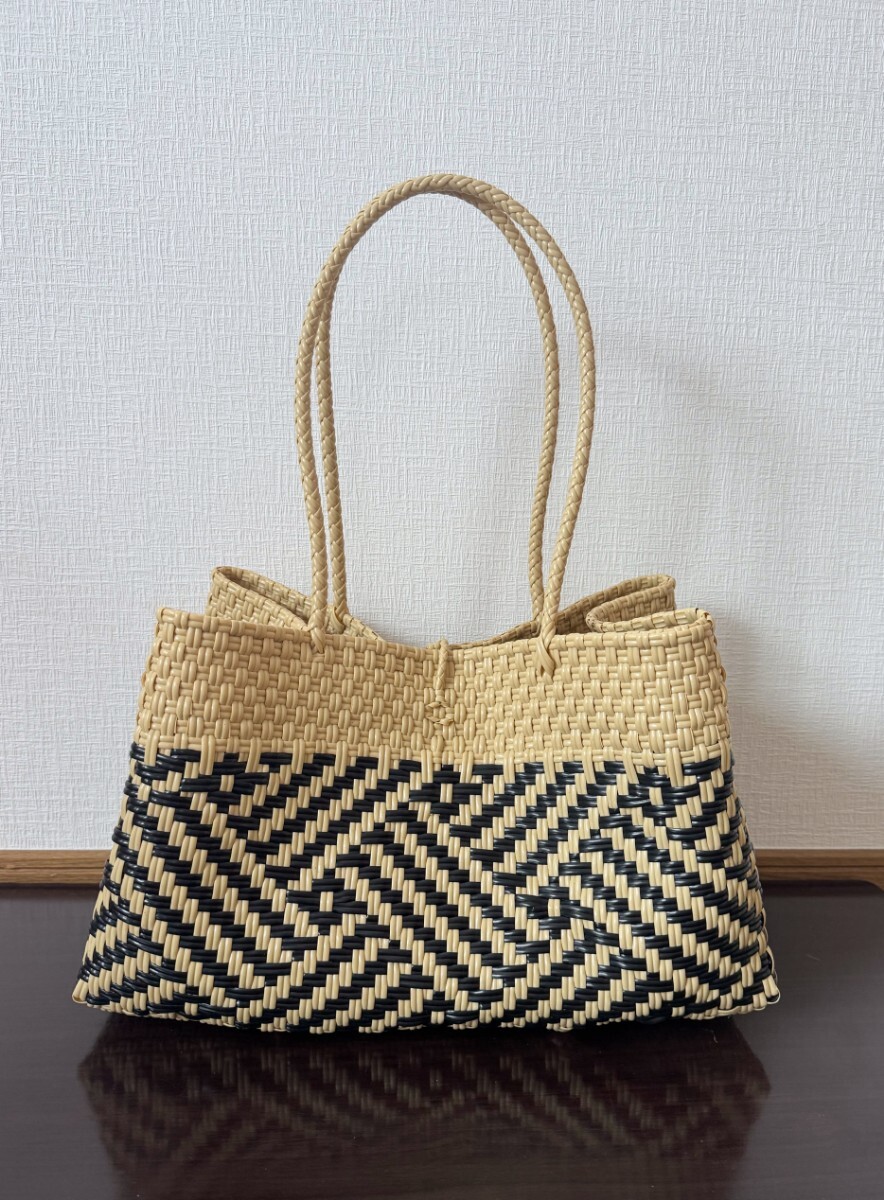 プラカゴ　メルカド　大容量　トートバッグ　ハンドメイド　パサール かごバッグ　XLサイズ　模様編み　細(xì)あみ　ブラック×クリーム
