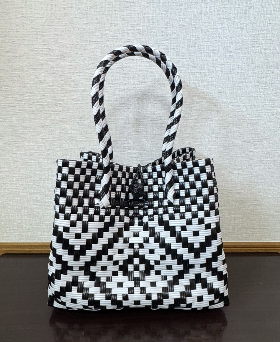 プラカゴ　メルカド　トートバッグ　ハンドメイド　かごバッグ　パサール　模様編み　ブラック×ホワイト