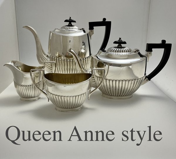 【英国】 クイーンアンスタイルのティーセット 4点 ティー/コーヒーポット 英国】 クイーンアンスタイルのティーセット 4点 【シルバー