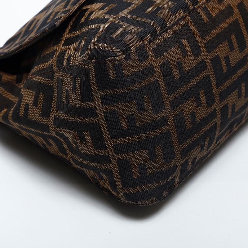 フェンディ FENDI ショルダーバッグ ズッカ マンマバケット ブラウン