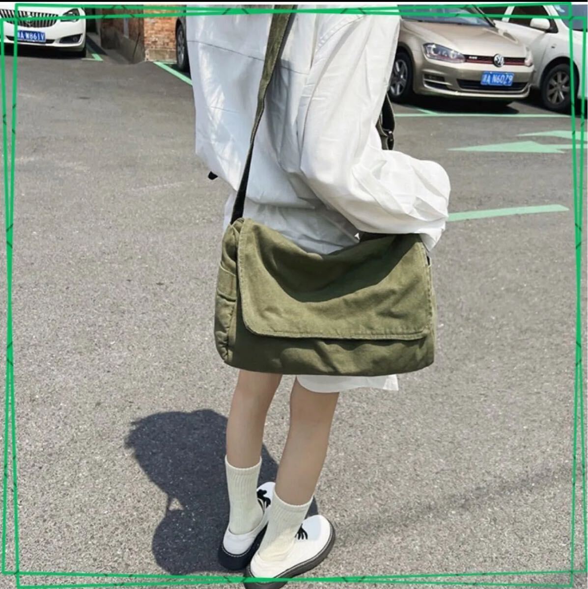 【新品未使用】　ニュースペーパー 古著 軍 メッセンジャー ショルダー 新品 男女兼用　カーキ色　ミニタリー ヴィンテージ