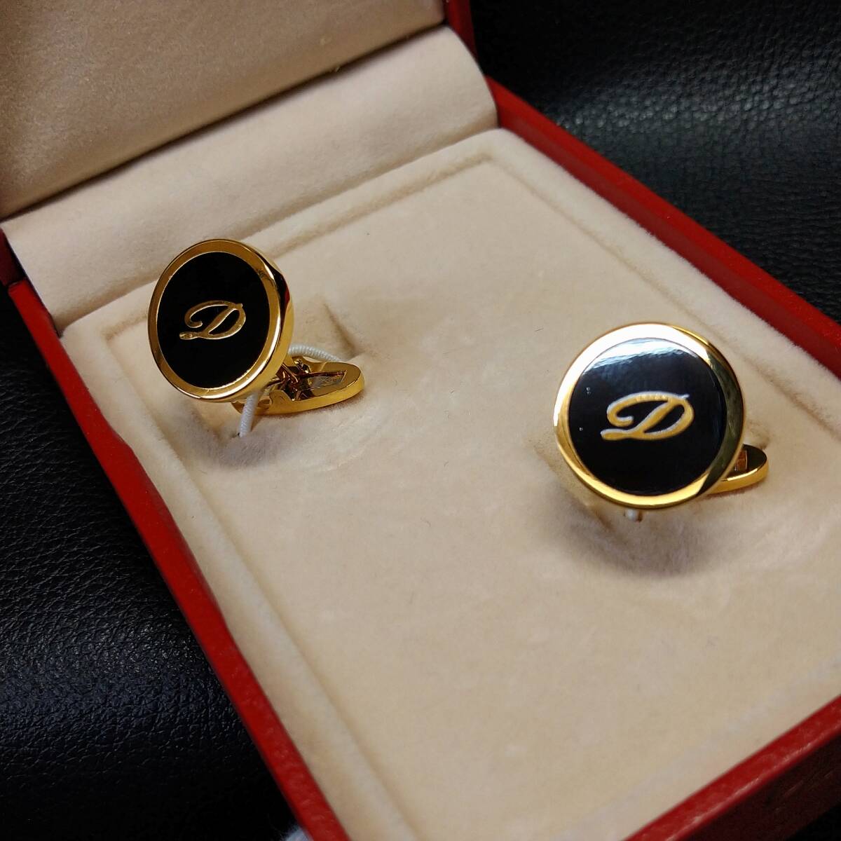 【美品】S.T.Dupont デュポン カフスボタン ロゴ【ブランド アクセサリー 金 ゴールド 寶飾品 メンズ ジュエリー お灑落 希少 レア】24