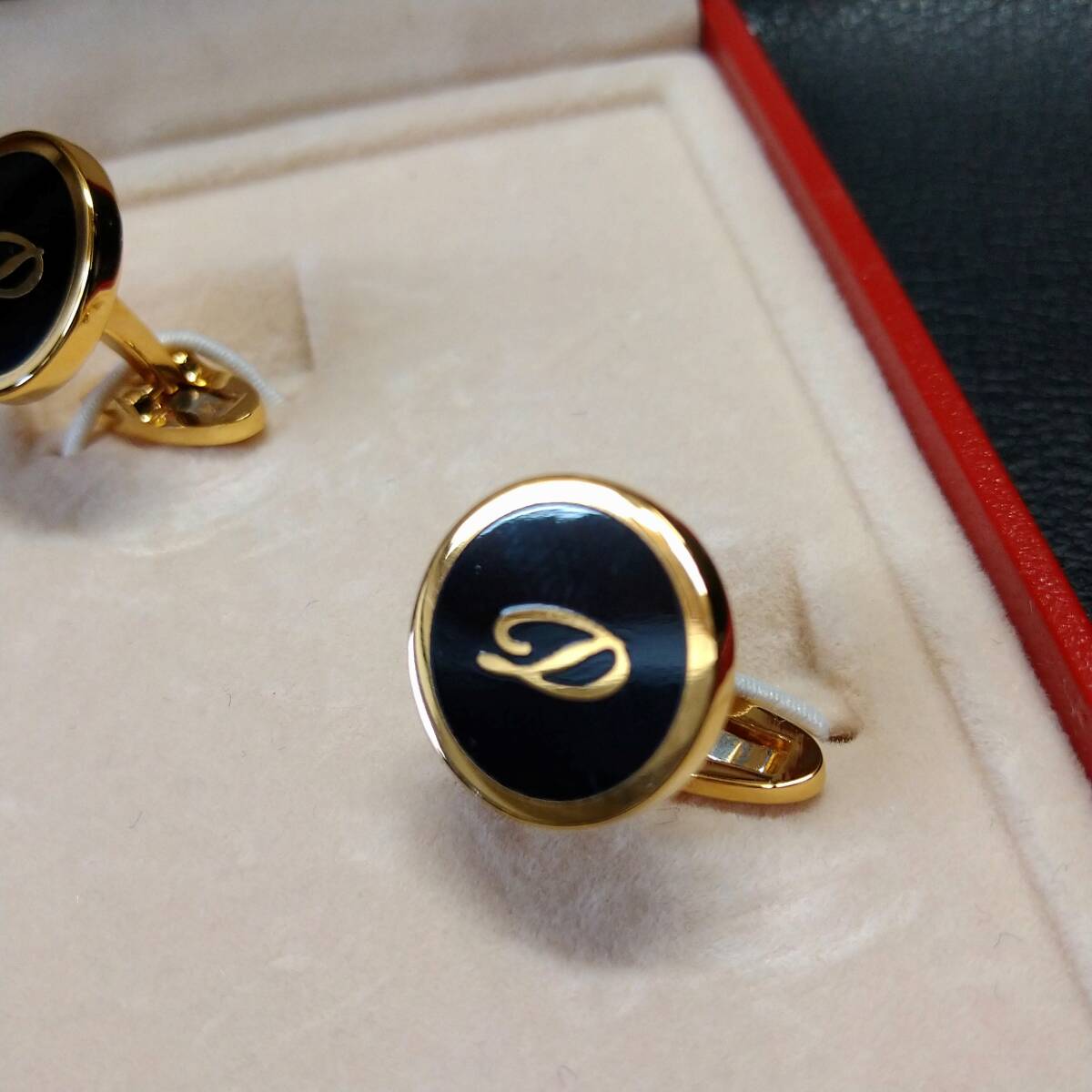 【美品】S.T.Dupont デュポン カフスボタン ロゴ【ブランド アクセサリー 金 ゴールド 寶飾品 メンズ ジュエリー お灑落 希少 レア】24