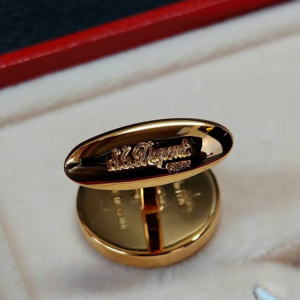 【美品】S.T.Dupont デュポン カフスボタン ロゴ【ブランド アクセサリー 金 ゴールド 寶飾品 メンズ ジュエリー お灑落 希少 レア】24