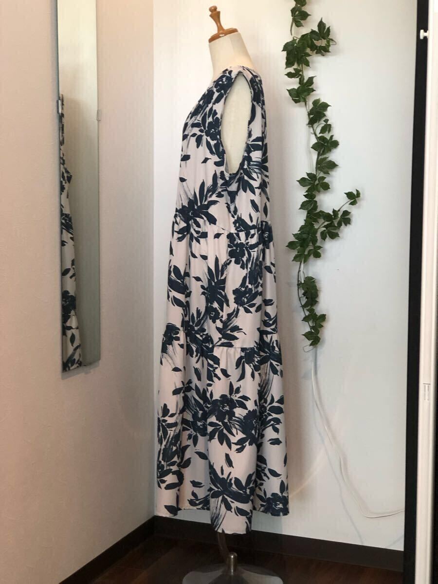 ハンドメイド☆Ｖネック☆ティアードワンピース☆白と緑の花柄