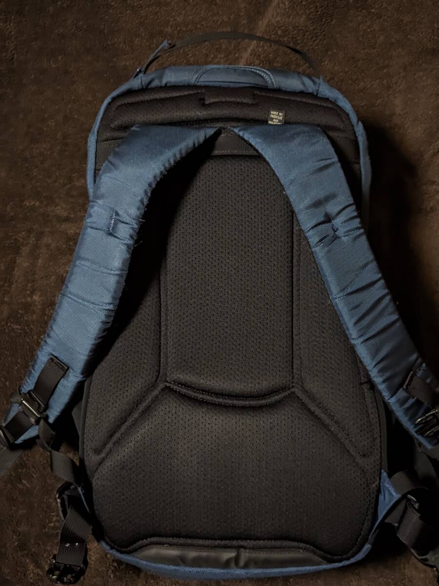[金刺繍]マンティス26 ノクターン ゴールド Mantis26 Nocturne/Gold アークテリクス ARC'TERYX 日本限定 ブルー ネイビー 舊型