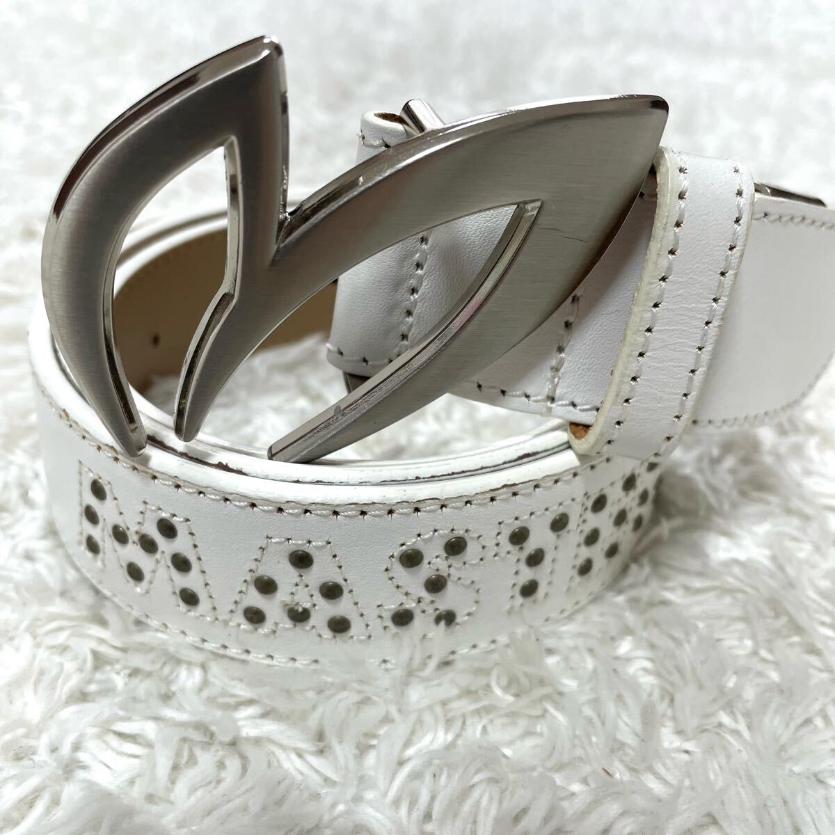 MASTER BUNNY EDITION マスターバニー トップ式ベルト 白 型押し