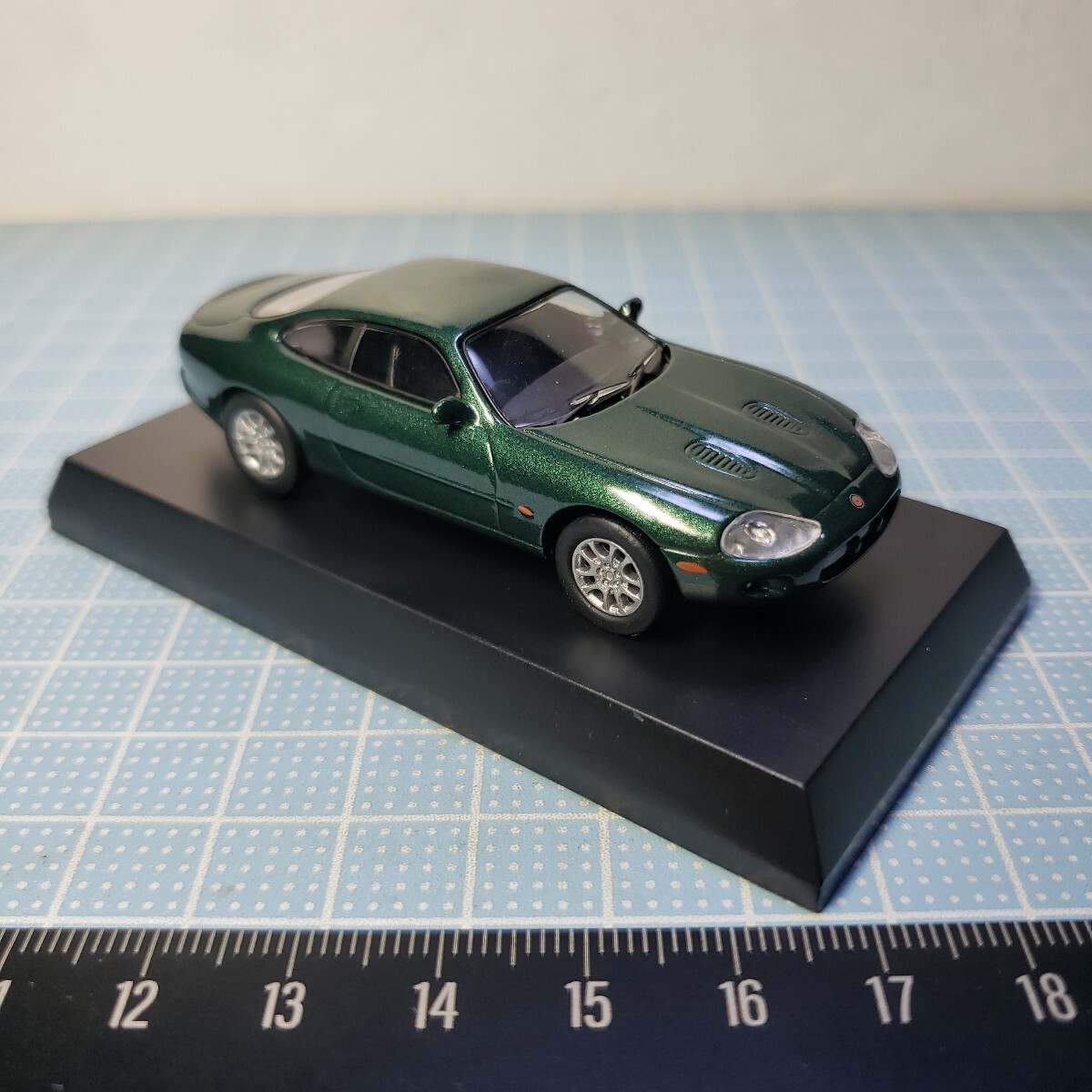 京商 1/64 ブリティッシュカー ミニカーコレクション JAGUAR XKR