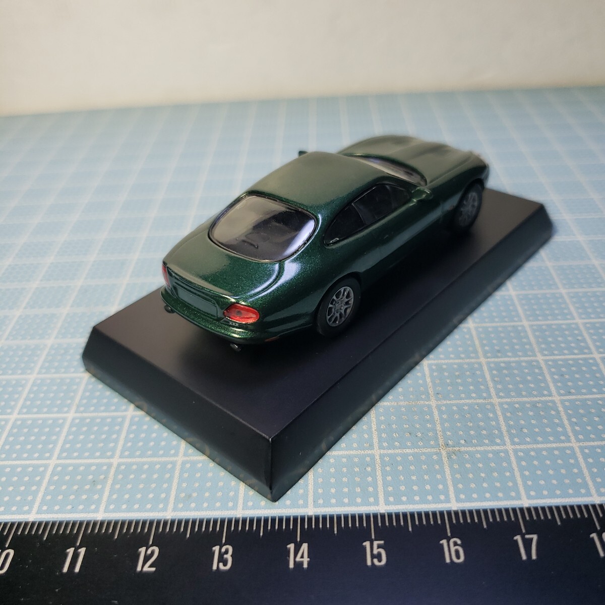 京商 1/64 ブリティッシュカー ミニカーコレクション JAGUAR XKR