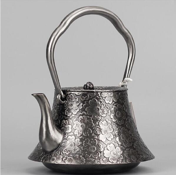 ★新品未使用★南部鉄器 大容量鉄瓶 コーティングなし 手作り鉄 やかんを沸かす お茶の道具　1400ML