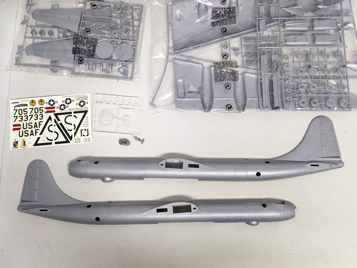 # не собран Revell Revell 1/72 RB-36H The Peacemaker .. машина пластиковая модель #