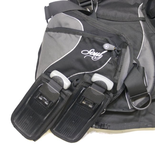 アクアラング ソール BCD 女性モデル サイズMD（日本サイズML）定価132,000円
