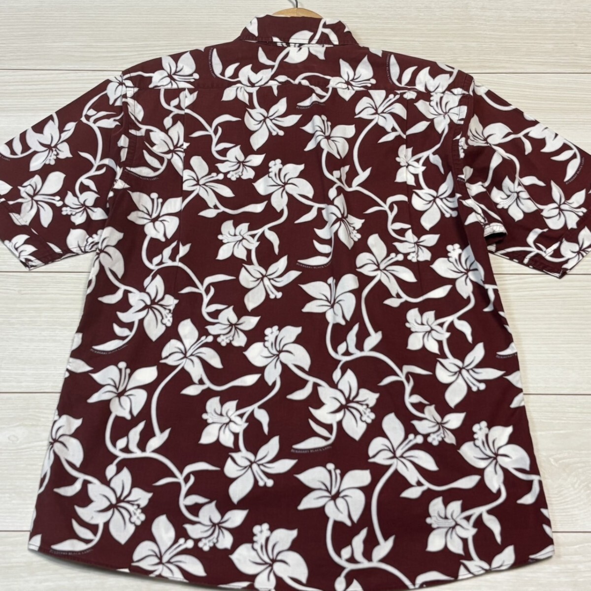 極美品 M~L バーバリーブラックレーベル BURBERRY BLACK LABEL アロハシャツ 半袖シャツ ボタニカルハワイアン花柄総柄メンズボルドー2