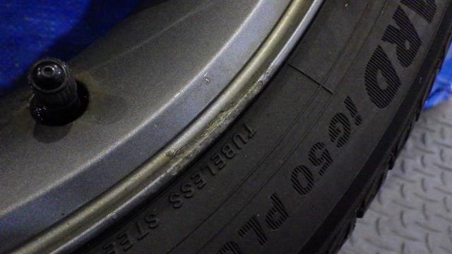 【宮城 塩釜発】中古 スタッドレスタイヤ?純正ホイールセット 4本 Kei ワークス HN22S 165/60R15 タイヤ溝無(wú)し ※個(gè)人宛発送不可