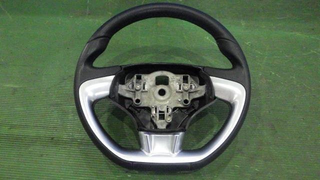 【宮城 塩釜発】中古 ステアリングホイール シトロエン DS3 ABA-A5CHM01 シック 純正品 ※インフレーター、ホーンパット無(wú)し