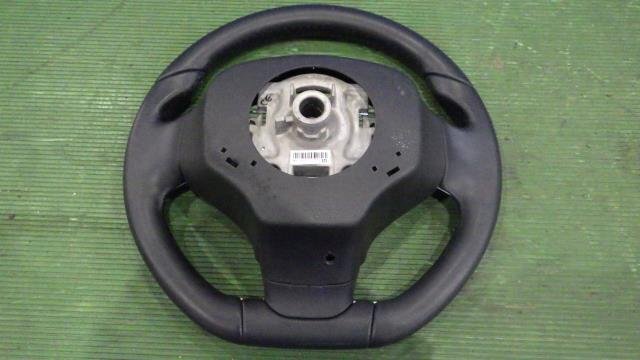 【宮城 塩釜発】中古 ステアリングホイール シトロエン DS3 ABA-A5CHM01 シック 純正品 ※インフレーター、ホーンパット無(wú)し