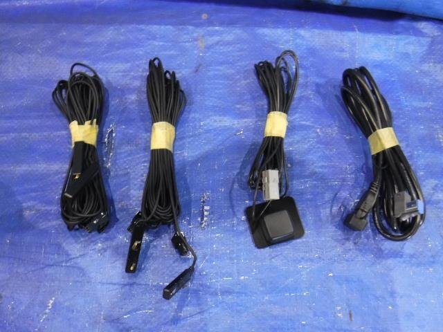 【宮城 塩釜発】中古 カーナビゲーション インプレッサ DBA-GJ7 純正オプション品 CN-R300WDFA Strada（ストラーダ） 7インチ