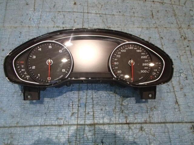【青森発】スピードメーター 中古 純正 アウディ A8 ABA-4HCTGF H29年6月 品番不明 SRS付 ABS付 タコ付 AT 汚れ有